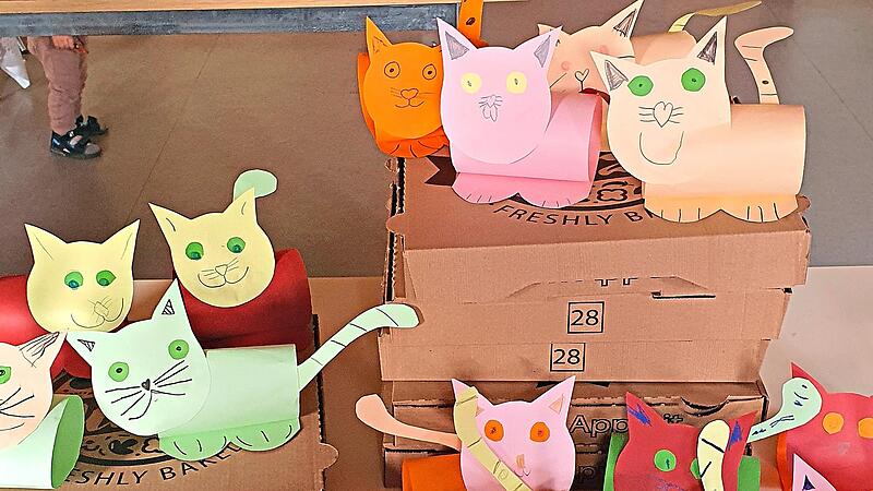 Viele tolle Katzen wurden nach der Vorlesestunde gebasteltKÖB Aschach/Barbara Seufert Viele tolle Katzen wurden nach der Vorlesestunde gebasteltKÖB Aschach/Barbara Seufert