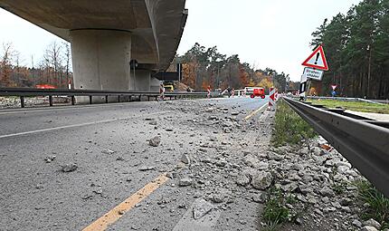 Brücke auf B22 in Richtung Strullendorf wird abgerissen Brücke auf B22 in Richtung Strullendorf wird abgerissen