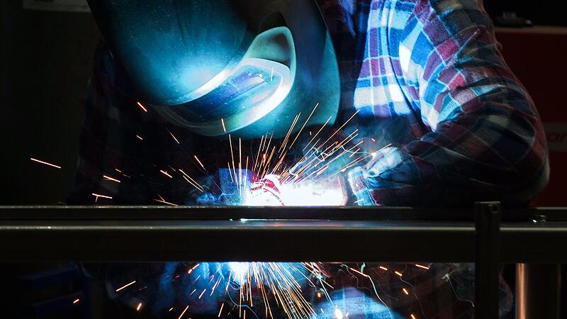 Zusammenschweißen soll das Kitzinger Technologietransferzentrum regionale Mittelständler beim Kampf gegen den Fachkräftemangel.