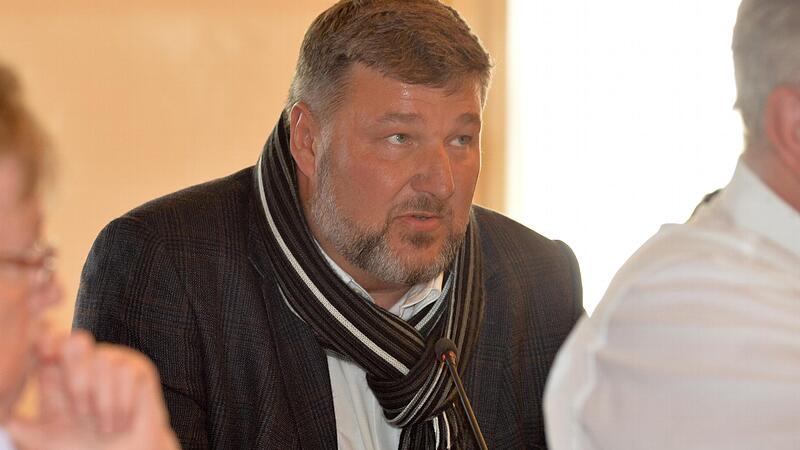 Unruhige Zeiten in der SPD. Die Aff&auml;re um Klaus Stieringer weitet sich zu einer Krise der Partei aus.