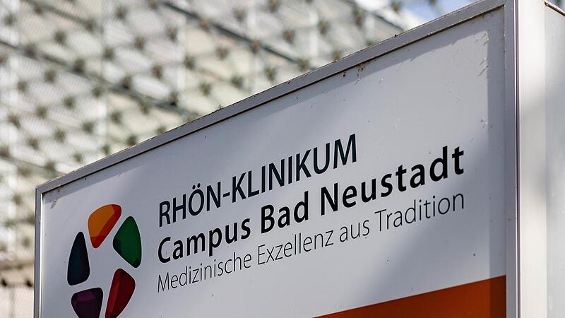 Am Campus des Rh&ouml;n-Klinikums Bad Neustadt fordern die Besch&auml;ftigten mehr Geld
