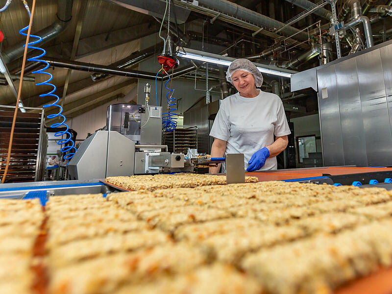 M&uuml;sli und M&uuml;sliriegel geh&ouml;ren zum Hauptgesch&auml;ft der Minderleinsm&uuml;hle und ihrer s&auml;chsischen Schwesterfirma Lebensgarten GmbH.