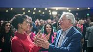 Zogen beim Gründungsparteitag fast die gesamte Aufmerksamkeit auf sich: Sahra Wagenknecht und ihr Mann Oskar Lafontaine.