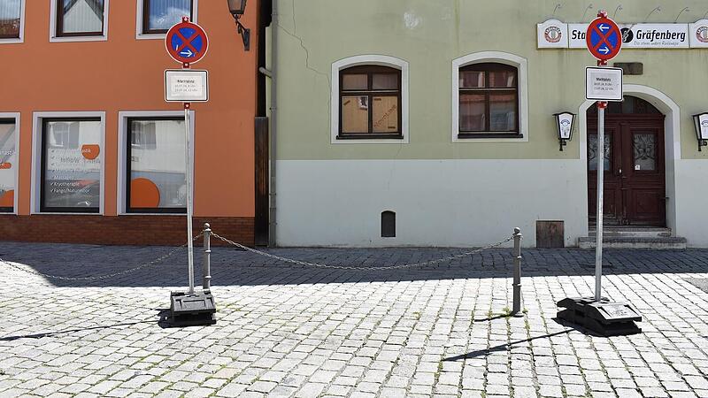 Sage und schreibe 22 Schilder sperren die Innenstadt f&uuml;rs B&uuml;rgerfest hermetisch ab.Forchheim & Fr&auml;nkische Schweiz
