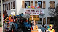 Die Medbacher zeigten, wie es geht. Immerhin gab’s einen Faschingszug im  Miniformat.