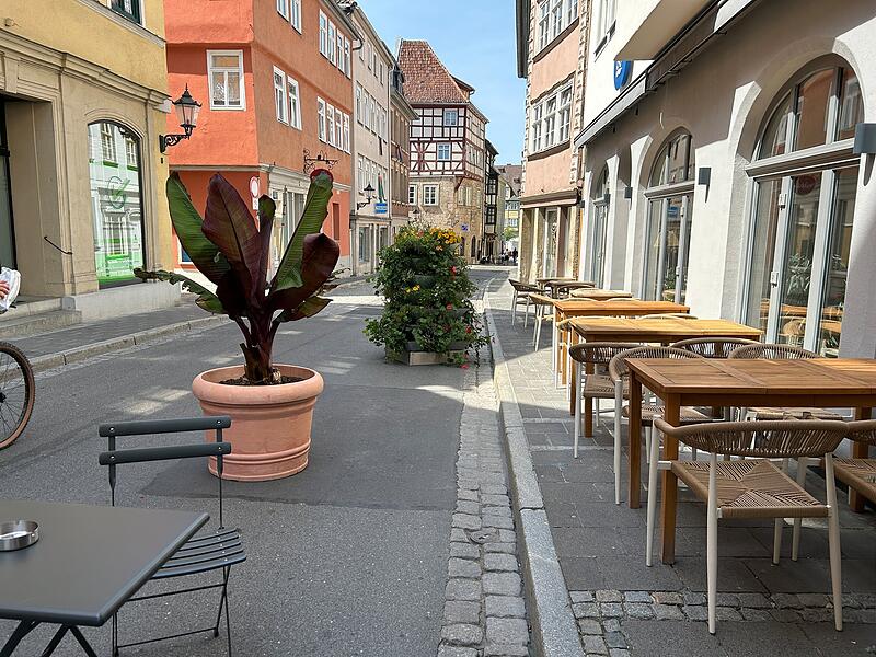Die Steingasse in Coburg ist jetzt zwischen der R&uuml;ckertstra&szlig;e und der Kirchgasse ein verkehrsberuhigter Bereich.