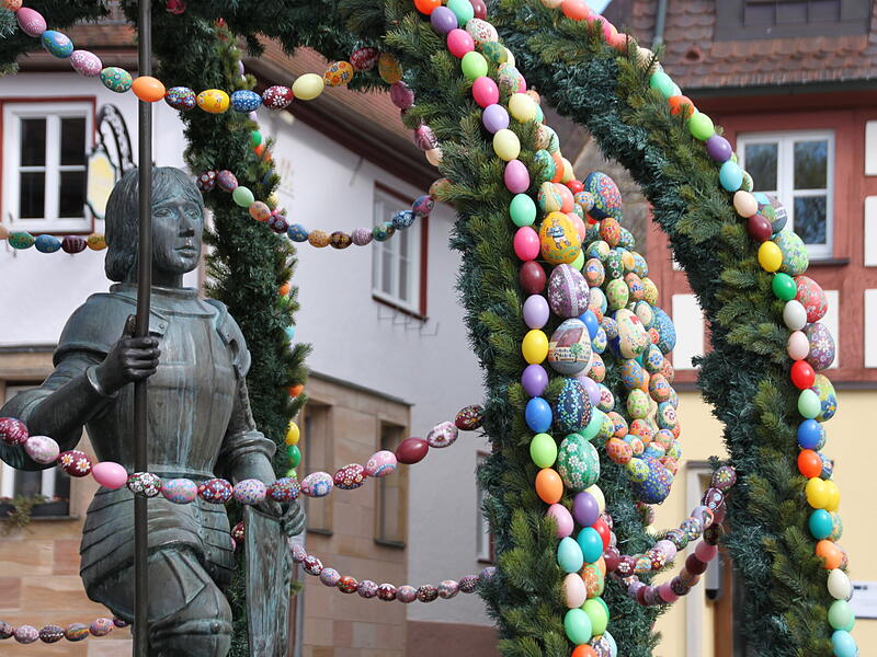 Osterbrunnen in Erlangen-H&ouml;chstadt 2026Osterbrunnen in Erlangen-H&ouml;chstadt 2026