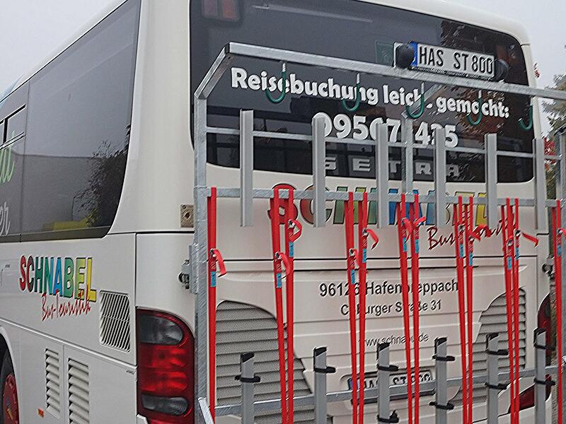 Sechs Fahrräder kann der „Heimat-Hopper“ mit nehmen, damit die Fahrgäste an ihrem Wunschort auf der Linie in die Pedale treten können.
