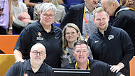 Vertraten Bamberg bei der Basketball-WM der Frauen bestens: Petra Bierlein, Stefanie Geus, Gabriel Kalke (hinten v. l.), Udo Schilling und Hallensprecher Matthias Steger. Bertram Wagner Vertraten Bamberg bei der Basketball-WM der Frauen bestens: Petra Bierlein, Stefanie Geus, Gabriel Kalke (hinten v. l.), Udo Schilling und Hallensprecher Matthias Steger. Bertram Wagner