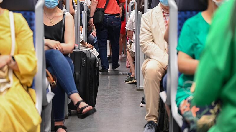 Das Sicherheitsempfinden von Frauen und M&auml;nner unterscheidet sich: Nur jede dritte Frau f&uuml;hlt sich auch abends an Bahnh&ouml;fen gut aufgehoben, bei M&auml;nnern sind es doppelt so viele.