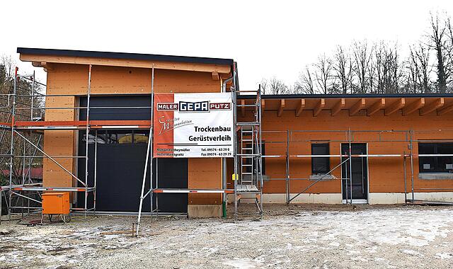 Der Neubau des Feuerwehrgerätehauses ist eine Aufgabe, die alle Mitglieder der Feuerwehr von Strössendorf fordert. Der Neubau des Feuerwehrgerätehauses ist eine Aufgabe, die alle Mitglieder der Feuerwehr von Strössendorf fordert.