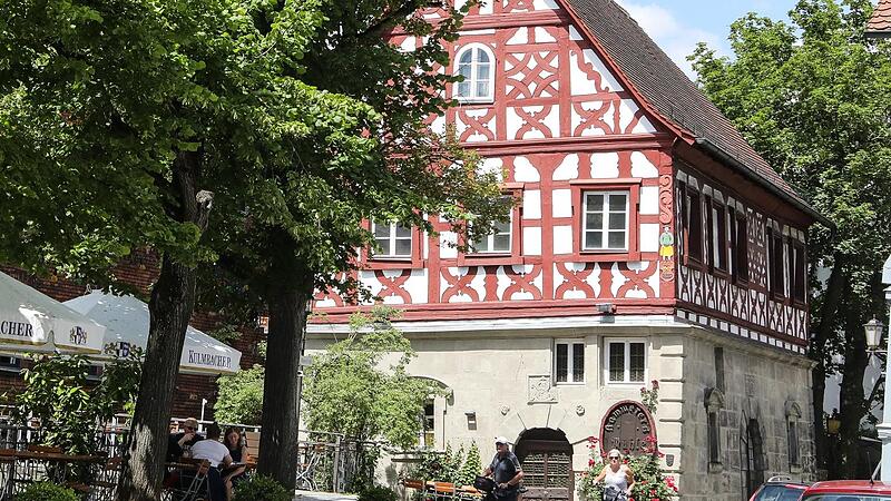 Die  Kammerersm&uuml;hle  in Forchheim ist auch als &bdquo;Schiefes Haus&ldquo; bekannt.Forchheim & Fr&auml;nkische Schweiz