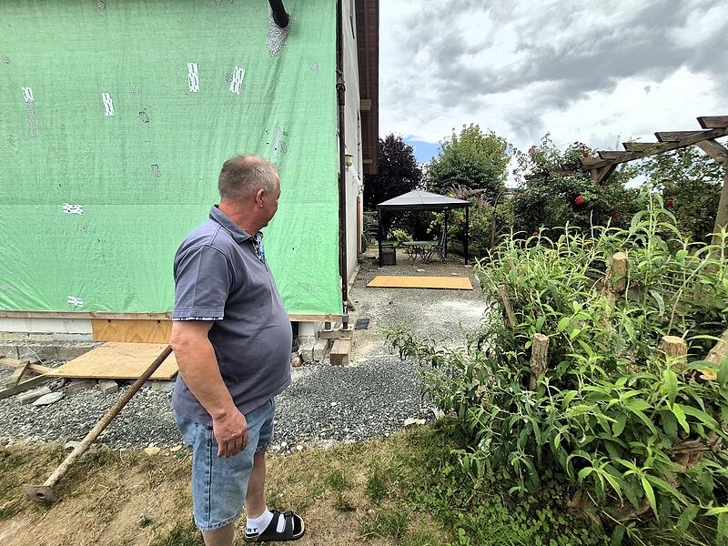 Die Terrasse des Unfall-Hauses muss wieder vollkommen neu aufgebaut werden. Die Terrasse des Unfall-Hauses muss wieder vollkommen neu aufgebaut werden.