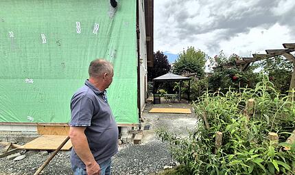 Die Terrasse des Unfall-Hauses muss wieder vollkommen neu aufgebaut werden. Die Terrasse des Unfall-Hauses muss wieder vollkommen neu aufgebaut werden.