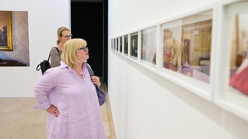Private Einblicke bekommen die Besucherinnen der aktuellen Ausstellung   in Erlangen zu sehen.