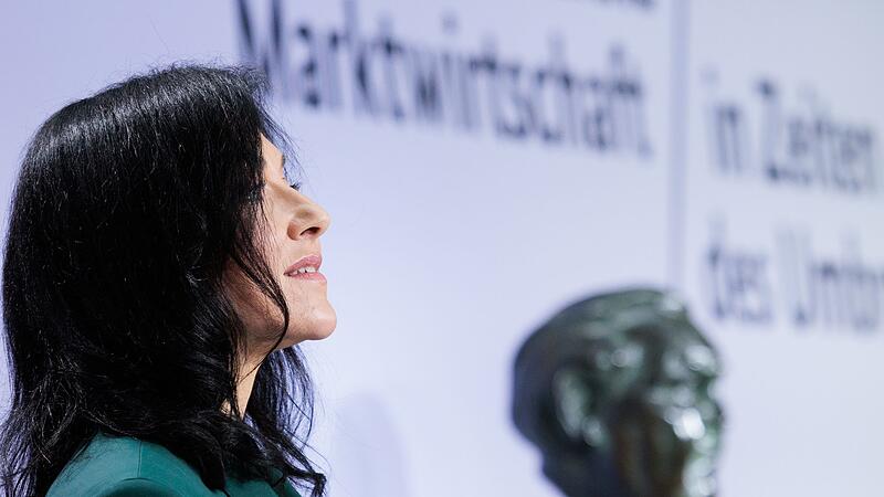 Wirtschaftspolitisches Symposium in Berlin Wirtschaftspolitisches Symposium in Berlin