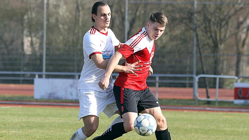 Luis Grasser (rechts) steuerte j&uuml;ngst zum Memmelsdorfer 4:2-Sieg in Unterpleichfeld zwei Tore bei.