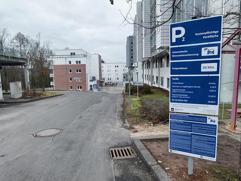 Auf dem Parkfeld zwei gilt eine Freiparkdauer von 30 Minuten.