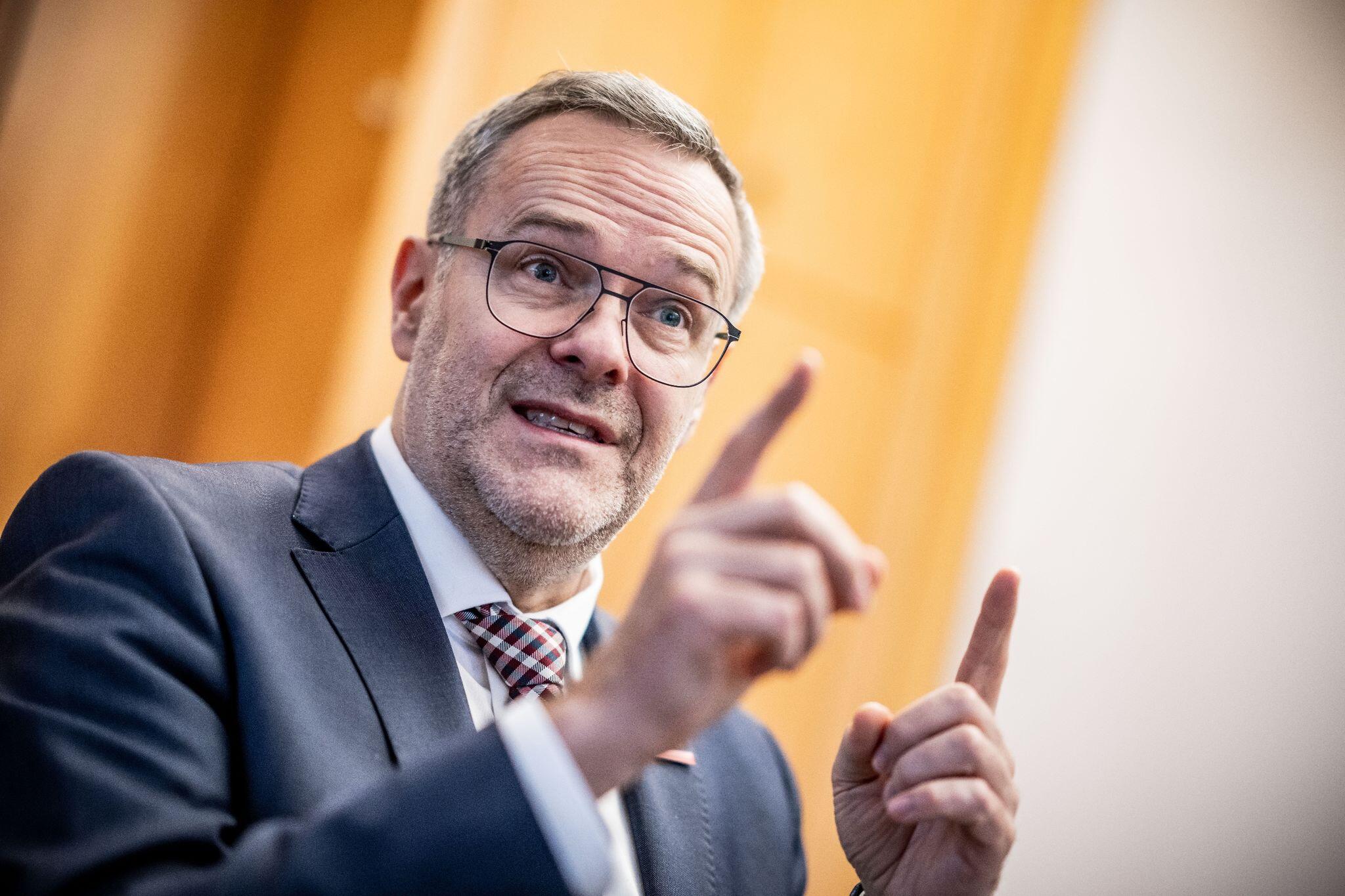 Preisdruck Und Fachkr ftemangel Im Handwerk preisdruck-und-fachkr-ftemangel-im-handwerk
