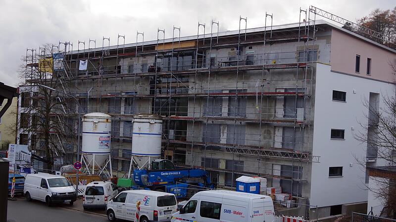 Das neue Appartementhaus in der Friesener Stra&szlig;e nimmt immer mehr Gestalt an.