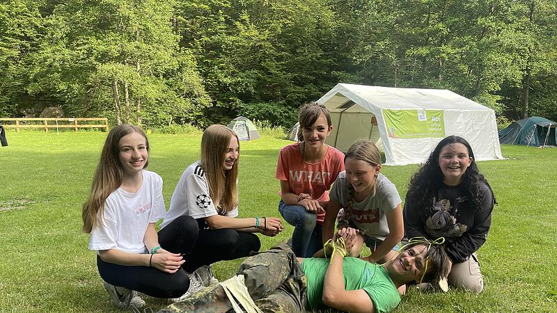 Junge und geduldige Betreuer kommen bei den Kids gut an.
