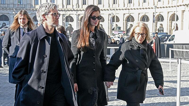 Trauerfeier f&uuml;r Modesch&ouml;pfer Valentino Garavani