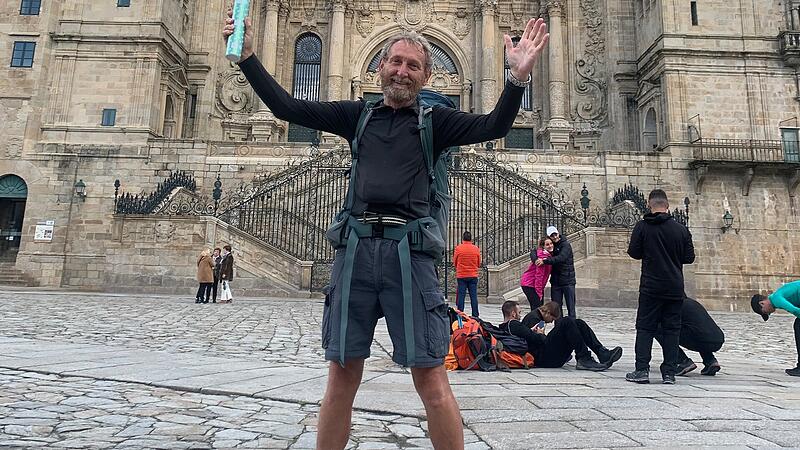 Nach über 3000 Kilometern am Ziel angekommen. Gerhard Tröger hat es bis nach Santiago de Compostela geschafft. Nach über 3000 Kilometern am Ziel angekommen. Gerhard Tröger hat es bis nach Santiago de Compostela geschafft.