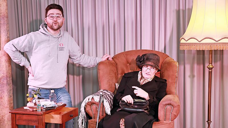 Die Seniorin Elfriede hat einen Studenten als Untermieter aufgenommen, was sie schnell bereut. Die Seniorin Elfriede hat einen Studenten als Untermieter aufgenommen, was sie schnell bereut.