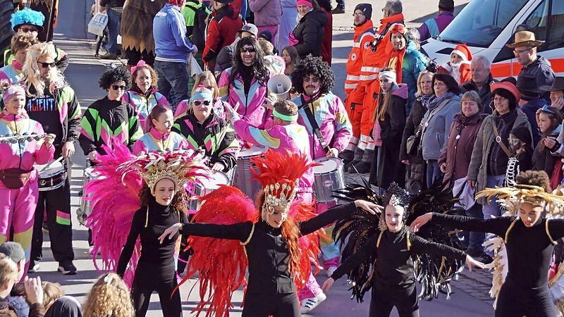 Bateria Caliente sorgen auch heuer wieder beim Faschingszug in Trossenfurt f&uuml;r Stimmung.