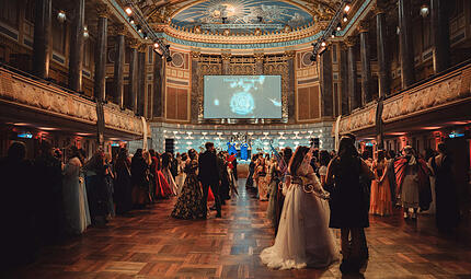 „Magic of the Hollow Night“ verwandelt den Regentenbau „Magic of the Hollow Night“ verwandelt den Regentenbau „Magic of the Hollow Night“ verwandelt den Regentenbau