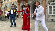 Bei einem Fototermin am Donnerstag vor dem Coburger Rathaus war noch alles in Ordnung: Desiane de Jesus mit dem Coburger Oberbürgermeister Dominik Sauerteig (links) und Samba-Chef Rolf Beyersdorf. Bei einem Fototermin am Donnerstag vor dem Coburger Rathaus war noch alles in Ordnung: Desiane de Jesus mit dem Coburger Oberbürgermeister Dominik Sauerteig (links) und Samba-Chef Rolf Beyersdorf.