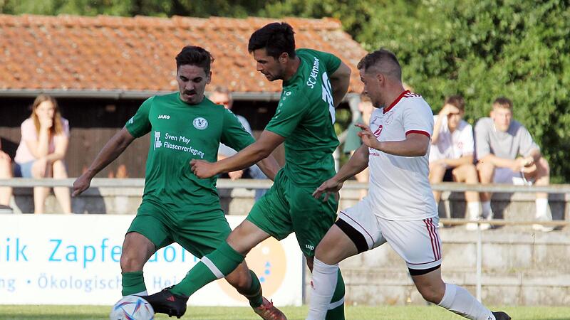Der SC Kemmern um Kevin Will (l.) und Nicolas Görtler scheiterte in Runde 2 Kreispokals mit 1:3 am FSV Buttenheim. Der SC Kemmern um Kevin Will (l.) und Nicolas Görtler scheiterte in Runde 2 Kreispokals mit 1:3 am FSV Buttenheim.