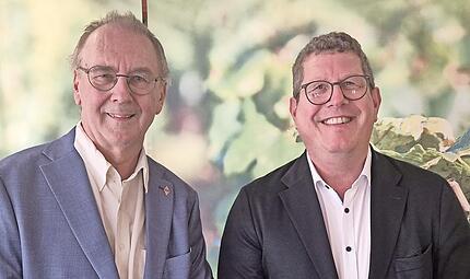 Ulrich Kutz dankte dem Europa-Abgeordneten Stefan K&ouml;hler f&uuml;r die interessanten Informationen beim Stadtgespr&auml;ch.