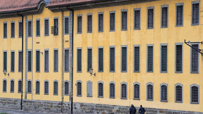 Gefängnis JVA Bamberg Café Sandbad Wann kommt nach 15 Jahren Suche