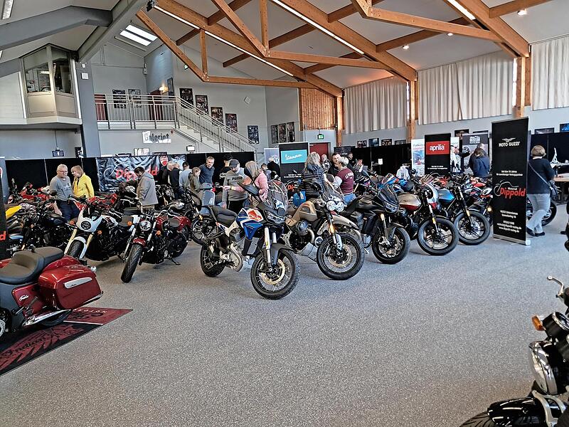 Was gibt es Neues in der Motorradwelt? Am Wochenende wurde die Stadthalle in Lichtenfels zum Treffpunkt f&uuml;r die Bikerszene.