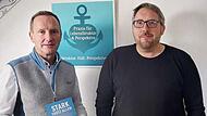 Bürgermeister Michael Ziegler (links) gratulierte Thomas Knöttner zur Eröffnung seiner Praxis.