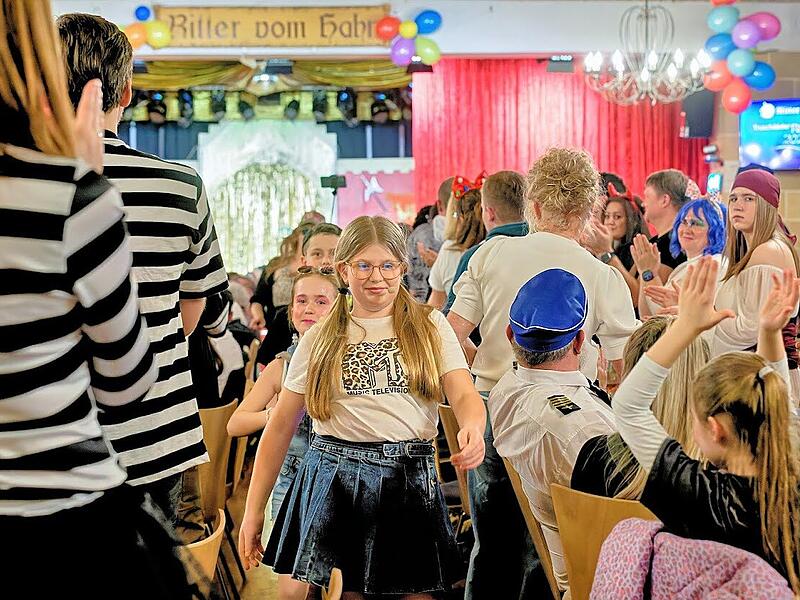 &bdquo;Trusch&auml;&auml;der Ritterfosenocht&ldquo; von den &bdquo;Rittern vom Hahn&ldquo; in Trunstadt.