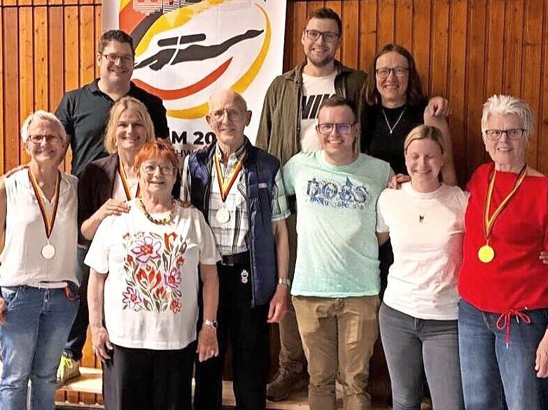 Das Team des DLRG-Kreisverbands Kronach bei den Deutschen Seniorenmeisterschaften im Rettungsschwimmen.