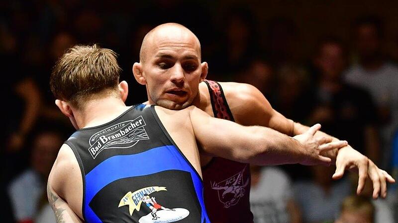 Ein Schl&uuml;sselduell f&uuml;r den Ausgang der Begegnung d&uuml;rfte das Duell von Eagles-Neuzugang Aleksandar Maksimovic (rechts) gegen den Burghausener Witalis Lazovski sein.