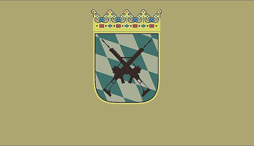 Gekreuzte Maschinengewehre vor dem bayerischen Wappen
