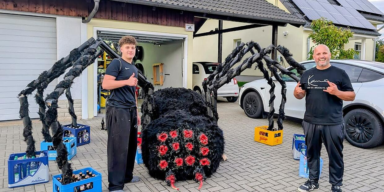 Haunted World in Einberg: Giant Skeleton & Giant Spider