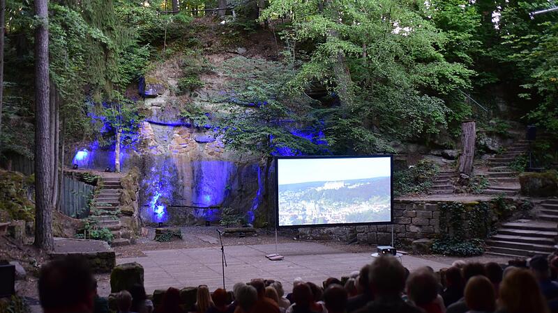 Open-Air-Kino in Trebgast: Gezeigt wurden Filme über die Stadt und die Burg.