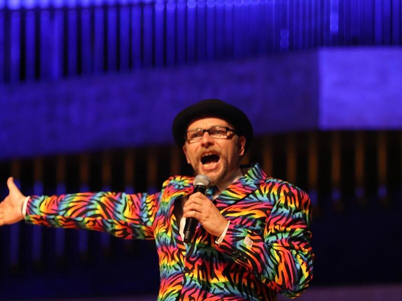 Moderiert zum 15. und nun zum letzten Mal den Poetry Slam in der Kulturfabrik in Höchstadt: der zweifache fränkische Poetry Slam-Meister Michael Jakob. Moderiert zum 15. und nun zum letzten Mal den Poetry Slam in der Kulturfabrik in Höchstadt: der zweifache fränkische Poetry Slam-Meister Michael Jakob.