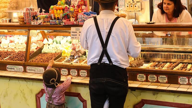 Bald gibt es auf dem Forchheimer Annafest wieder viele Leckereien.Forchheim & Fr&auml;nkische Schweiz