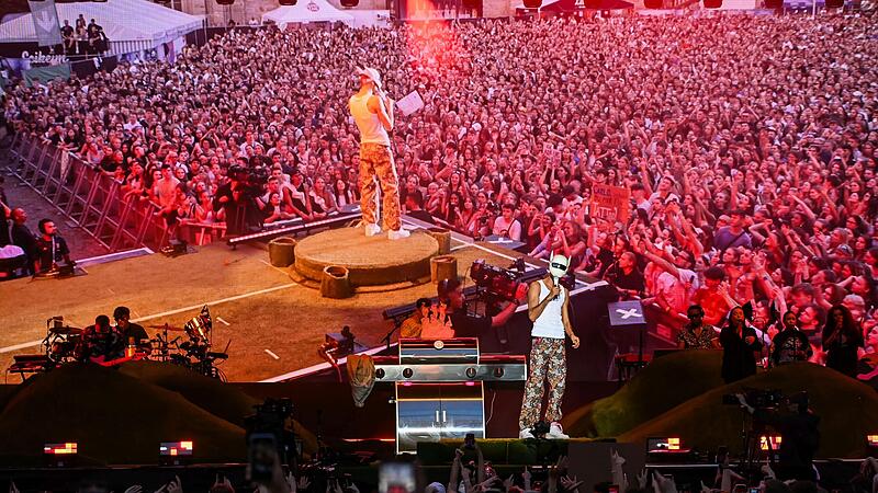 HUK-Coburg-Open-Air-Sommer 2023: Fast 70.000 Menschen kamen in diesem Jahr zu den insgesamt sechs Konzerten auf dem Schlossplatz &ndash; unser Foto zeigt Cro.
