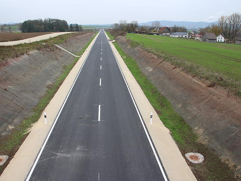 Neue Trasse der Staatsstraße 2205 zwischen Coburg und Wiesenfeld