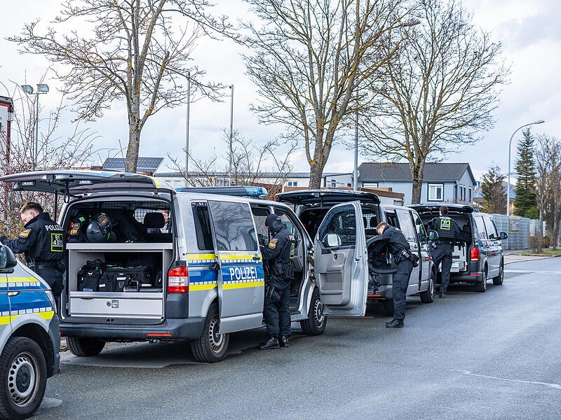 Am Mittwoch, 11. M&auml;rz, ist in der Stra&szlig;e an der Galgenbr&uuml;cke in Baiersdorf ein Gesch&auml;ft bei einem Raub&uuml;berfall &uuml;berfallen worden.