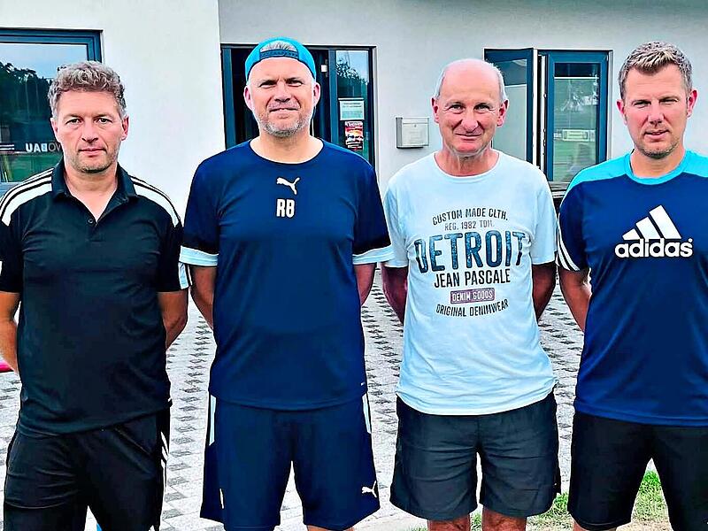Nach der Trennung von Coach Andr&eacute; Wagner vertraut die DJK Dampfach auf ein Interimstrainerteam, bestehend aus (von links) Stefan Lutz, Torwartcoach Ren&eacute; Biegner, Martin Halbig sowie Stephan Becht.DJK Dampfach