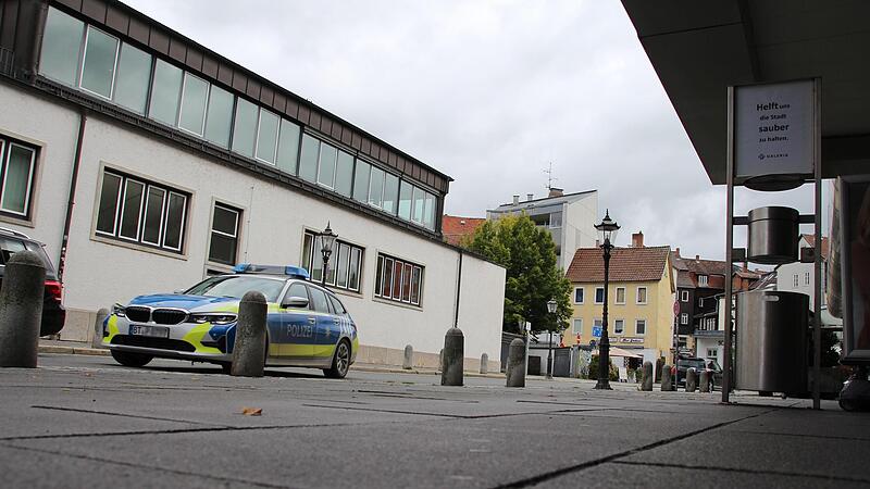 Hier in der Badergasse in Coburg wurde am 16. September 2022 ein damals 55-jähriger brutal überfallen und schwer verletzt. Hier in der Badergasse in Coburg wurde am 16. September 2022 ein damals 55-jähriger brutal überfallen und schwer verletzt.