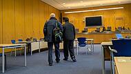 Im März 2025 kam es zu einer Auseinandersetzung zwischen einem jungen Mann und zwei Polizisten. Der heut 19-Jährige soll sie mit einem Messer angegriffen haben. Der Vorwurf im Prozess: versuchter Totschlag.